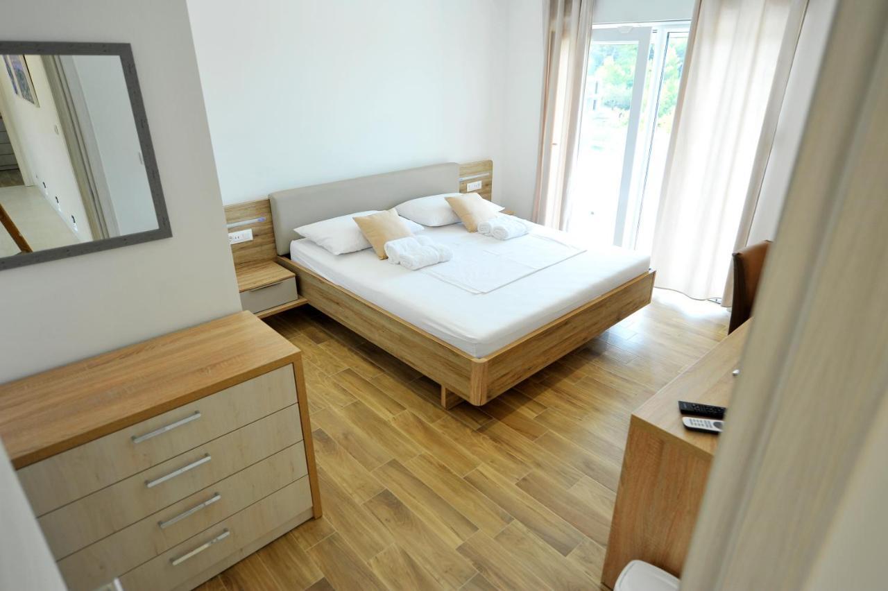 Guesthouse Lion สปลิท ภายนอก รูปภาพ
